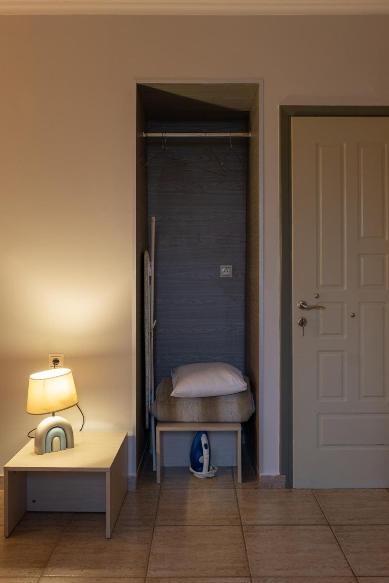 Central Studio - Fully Equiped. Ideal For Couples Патра Екстериор снимка